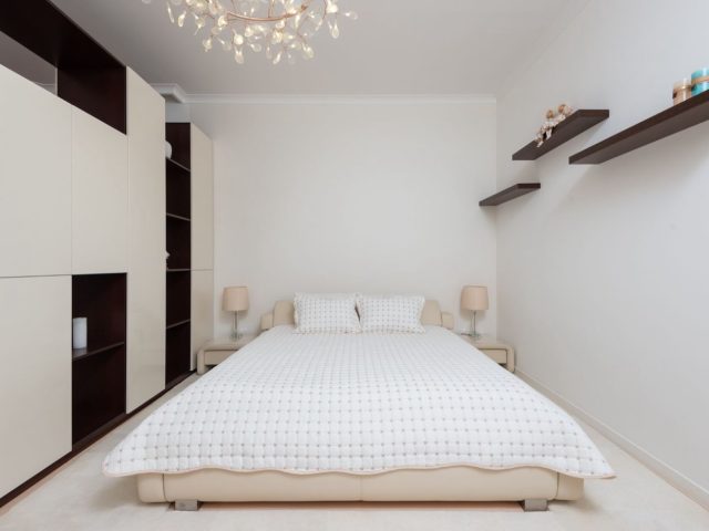 Aménager une petite chambre adulte: idées et conseils pratiques