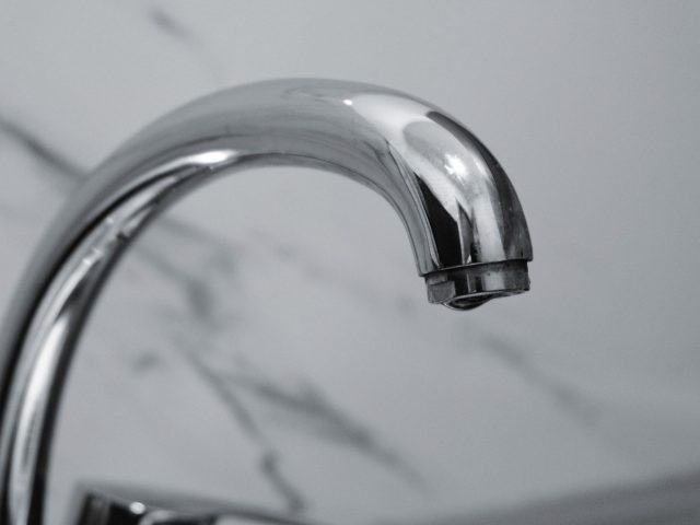 Réparer une fuite de robinet : gestes et sécurité