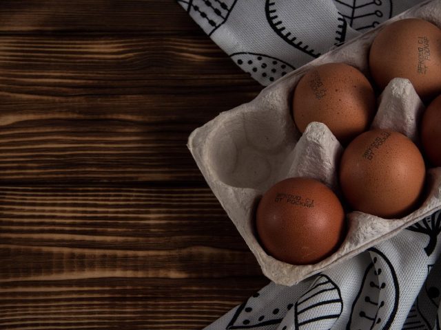 Boîtes de rangement : IKEA SAMLA vs coffres rigides