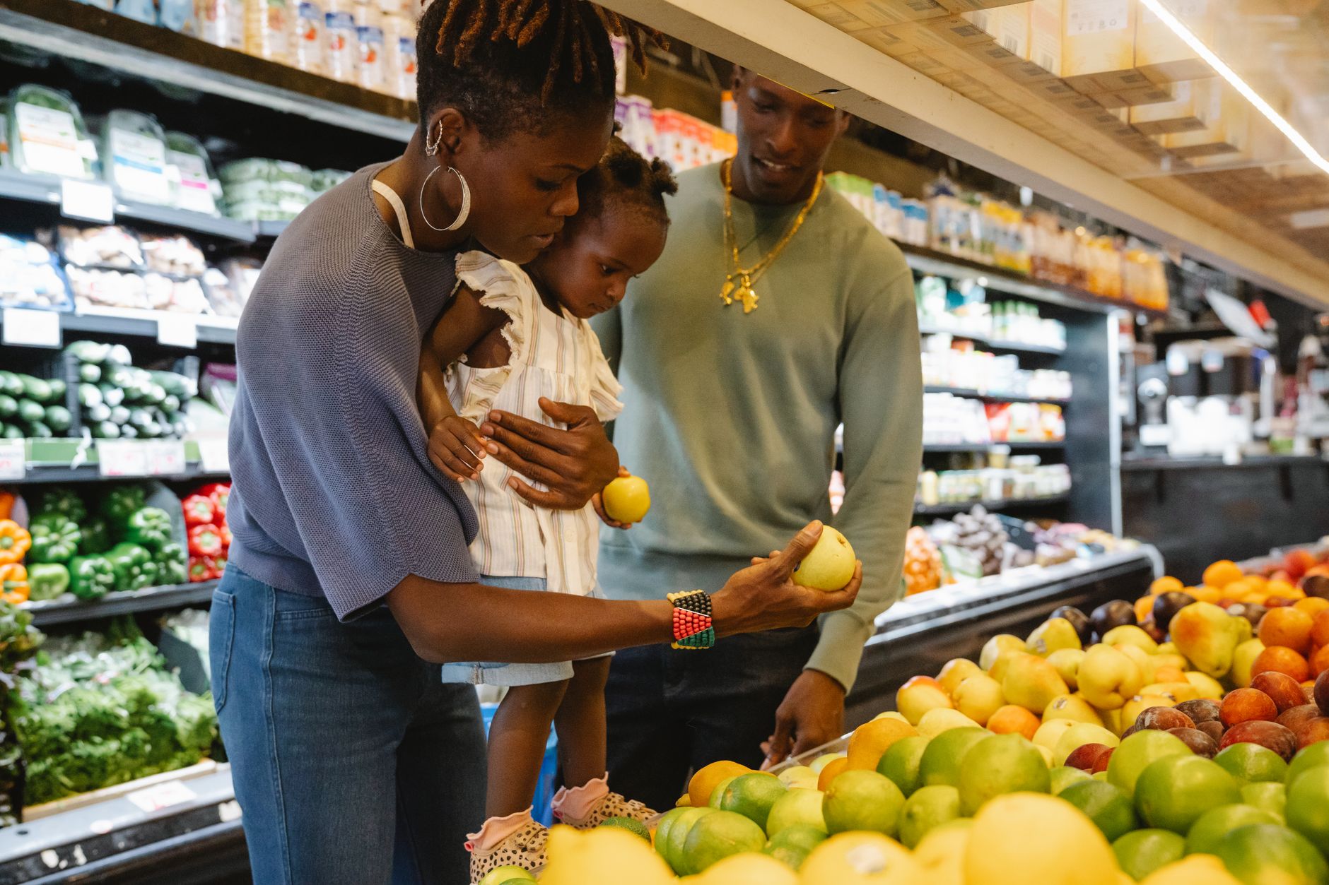 Courses économes pour une famille : stratégies classées