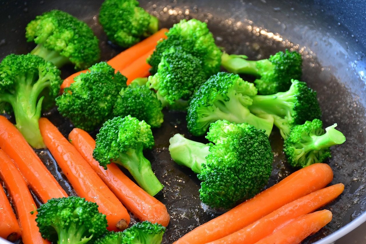 Cuisson des légumes : vapeur, four ou poêle, ce que chaque mode change