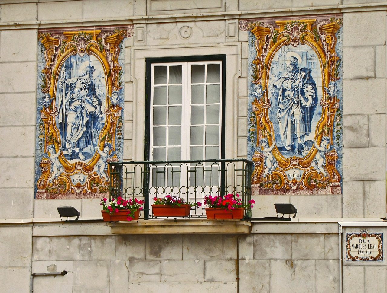 Vivre au Portugal : démarches, impôts et santé à prévoir en arrivant